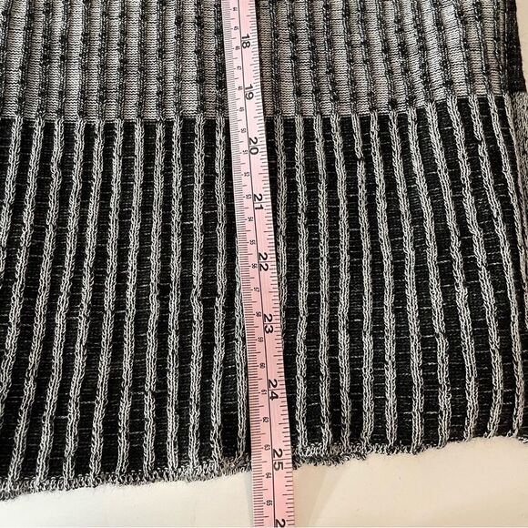 White + Warren 3/4 Sleeve Black and White Sweater size XS - Picture 9 of 11